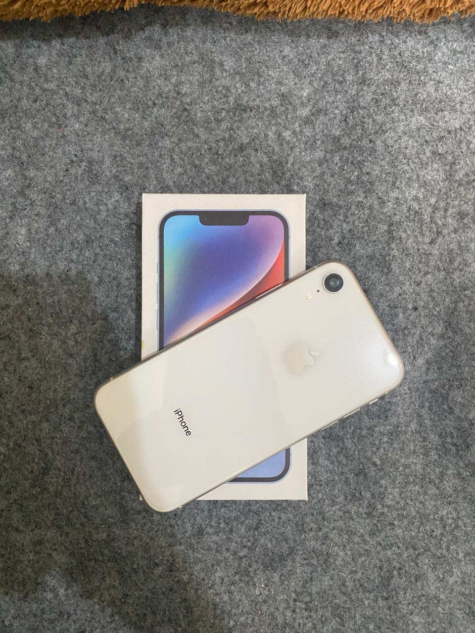 iPhone kondisi prima lengkap dus